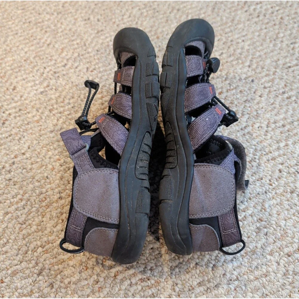 KEEN Newport H2 Sandals Youth Size 6 Gray Black Trail Hiking Outdoors